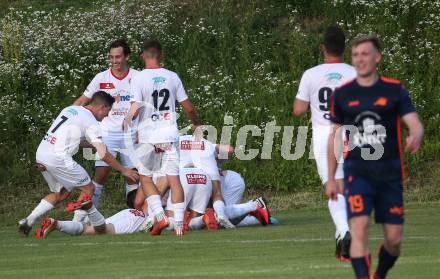Fussball Kaerntner Liga. Maria Saal gegen Kraig. Torjubel (Maria Saal). Maria Saal, am 24.7.2021.
Foto: Kuess
---
pressefotos, pressefotografie, kuess, qs, qspictures, sport, bild, bilder, bilddatenbank