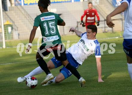 Fussball Regionalliga. SK Treibach gegen Ried Amateure (Junge Wikinger Ried).  Hanno Ulrich Wachernig  (Treibach),  Justin Mwatero (Ried), Treibach, am 23.7.2021.
Foto: Kuess
---
pressefotos, pressefotografie, kuess, qs, qspictures, sport, bild, bilder, bilddatenbank
