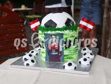 Fussball. Ehrung Martin HInteregger durch Gemeinde Sirnitz. Sirnitz, am 11.7.2021.
Foto: Kuess
---
pressefotos, pressefotografie, kuess, qs, qspictures, sport, bild, bilder, bilddatenbank