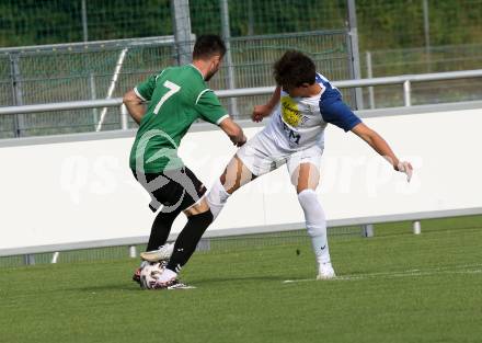 Fussball. Unterliga West. Landskron gegen Doelsach. Zoran Stankovic  (Landskron), Patrick Lobenwein (Doelsach). Landskron, am 31.7.2021.
Foto: Kuess
www.qspictures.net
---
pressefotos, pressefotografie, kuess, qs, qspictures, sport, bild, bilder, bilddatenbank