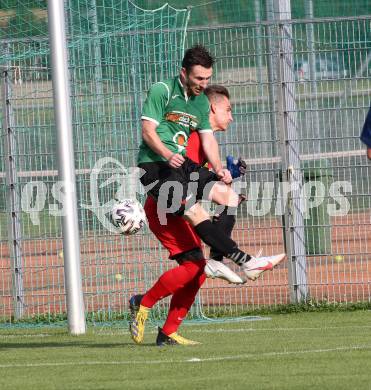 Fussball. Unterliga West. Landskron gegen Doelsach. Julian Brandstaetter  (Landskron), Julian Roman Fuerhapter (Doelsach). Landskron, am 31.7.2021.
Foto: Kuess
www.qspictures.net
---
pressefotos, pressefotografie, kuess, qs, qspictures, sport, bild, bilder, bilddatenbank