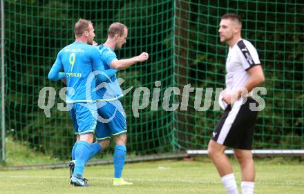 Fussball. Unterliga Ost. Sele Zell gegen Eisenkappel. Torjubel  Anze Jelar, Florian Kelih, (Sele Zell). Sele Zell, am 1.8.2021.
Foto: Kuess
www.qspictures.net
---
pressefotos, pressefotografie, kuess, qs, qspictures, sport, bild, bilder, bilddatenbank