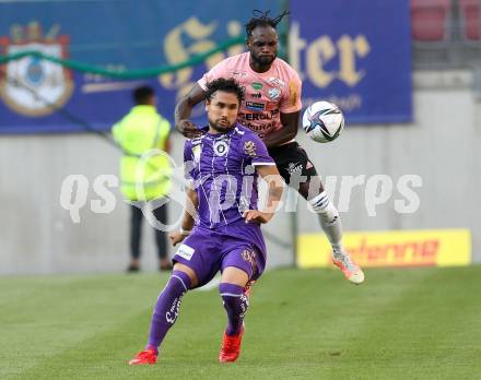 Fussball. Bundesliga. SK Austria Klagenfurt gegen TSV Hartberg.   Maximiliano Moreira,  (Klagenfurt), Seth Paintsil (Hartberg). Klagenfurt, am 7.8.2021.
Foto: Kuess
www.qspictures.net
---
pressefotos, pressefotografie, kuess, qs, qspictures, sport, bild, bilder, bilddatenbank