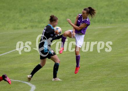 Frauenfussball. Kaerntner Frauen Liga. SK Austria Klagenfurt gegen SG ATUS Ferlach/DSG Ferlach. Lara Vadlau  (Klagenfurt), Nadja Hehle (SG ATUS Ferlach/DSG Ferlach). Koettmannsdorf, am 8.8.2021.
Foto: Kuess
www.qspictures.net
---
pressefotos, pressefotografie, kuess, qs, qspictures, sport, bild, bilder, bilddatenbank
