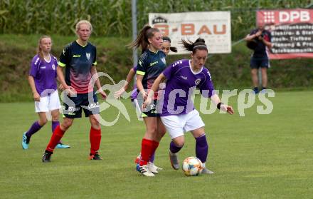 Frauenfussball. Kaerntner Frauen Liga. SK Austria Klagenfurt gegen SG ATUS Ferlach/DSG Ferlach.  Anja Veratschnig  (Klagenfurt), Fabienne Pirker (SG ATUS Ferlach/DSG Ferlach). Koettmannsdorf, am 8.8.2021.
Foto: Kuess
www.qspictures.net
---
pressefotos, pressefotografie, kuess, qs, qspictures, sport, bild, bilder, bilddatenbank