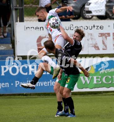 Fussball Regionalliga. WAC Amateure gegen FC Gleisdorf 09. Adis Jasic (WAC),  Joerg Wagnes, Felix Schlemmer  (Gleisdorf). St. Andrae, am 14.8.2021.
Foto: Kuess
www.qspictures.net
---
pressefotos, pressefotografie, kuess, qs, qspictures, sport, bild, bilder, bilddatenbank
