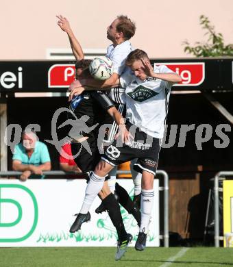 Fussball Kaerntner Liga. Bleiburg gegen St. Michael/Bl..  Aljaz Storman (Bleiburg),  Georg Woschitz  (St. Michael/Bl.). Bleiburg, am 14.8.2021.
Foto: Kuess
---
pressefotos, pressefotografie, kuess, qs, qspictures, sport, bild, bilder, bilddatenbank
