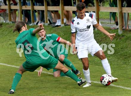 Fussball 1. KLasse C. St. Urban gegen St. Veit. Sebastian Sonvilla, Philipp Kandut   (St. Urban),   Edin Serdarevic (St. Veit). St. Urban, am 15.8.2021.
Foto: Kuess
---
pressefotos, pressefotografie, kuess, qs, qspictures, sport, bild, bilder, bilddatenbank