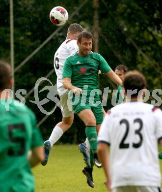 Fussball 1. KLasse C. St. Urban gegen St. Veit. Felix Ronge  (St. Urban),   Nico Wernig (St. Veit). St. Urban, am 15.8.2021.
Foto: Kuess
---
pressefotos, pressefotografie, kuess, qs, qspictures, sport, bild, bilder, bilddatenbank