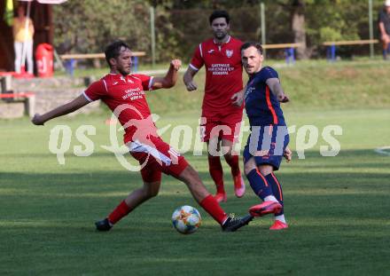 Fussball. Kaerntner Liga. ATUS Ferlach gegen Kraig. Petar Maric  (Ferlach),   Mario Antunovic (Kraig). Ferlach, am 21.8.2021.
Foto: Kuess
www.qspictures.net
---
pressefotos, pressefotografie, kuess, qs, qspictures, sport, bild, bilder, bilddatenbank