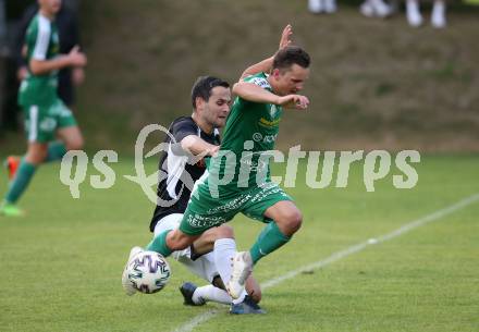 Fussball. Kaerntner Liga. Gmuend gegen Lendorf.  Marco Moser (Gmuend),   Thomas Zraunig (Lendorf). Gmuend, am 21.8.2021.
Foto: Kuess
www.qspictures.net
---
pressefotos, pressefotografie, kuess, qs, qspictures, sport, bild, bilder, bilddatenbank