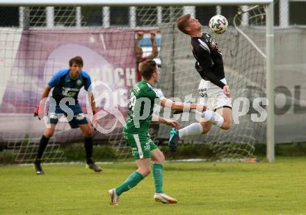 Fussball. Kaerntner Liga. Gmuend gegen Lendorf.   Domenik Steiner (Gmuend), Fabian Hoi  (Lendorf). Gmuend, am 21.8.2021.
Foto: Kuess
www.qspictures.net
---
pressefotos, pressefotografie, kuess, qs, qspictures, sport, bild, bilder, bilddatenbank