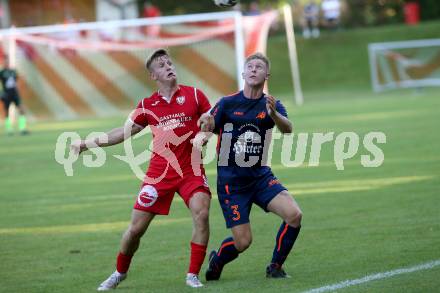 Fussball. Kaerntner Liga. ATUS Ferlach gegen Kraig. Hannes Marcel Schwarz  (Ferlach),  Lukas Paul Hoefferer (Kraig). Ferlach, am 21.8.2021.
Foto: Kuess
www.qspictures.net
---
pressefotos, pressefotografie, kuess, qs, qspictures, sport, bild, bilder, bilddatenbank