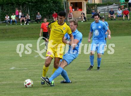 Fussball. Unterliga West. Lind gegen VSV. Peter Rainer  (Lind), Saso Kovacevic  (VSV). Lind, am 21.8.2021.
Foto: Kuess
www.qspictures.net
---
pressefotos, pressefotografie, kuess, qs, qspictures, sport, bild, bilder, bilddatenbank