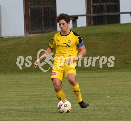 Fussball. Unterliga West. Lind gegen VSV.  Louis-Christo Sallfeldner  (VSV). Lind, am 21.8.2021.
Foto: Kuess
www.qspictures.net
---
pressefotos, pressefotografie, kuess, qs, qspictures, sport, bild, bilder, bilddatenbank