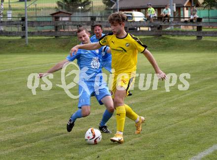 Fussball. Unterliga West. Lind gegen VSV. Lukas Gritschacher   (Lind),    Maximilian Joel Bernsteiner (VSV). Lind, am 21.8.2021.
Foto: Kuess
www.qspictures.net
---
pressefotos, pressefotografie, kuess, qs, qspictures, sport, bild, bilder, bilddatenbank