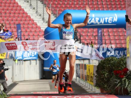 Kaernten laeuft.  Julia Mayer. Velden, am 22.8.2021.
Foto: Kuess
---
pressefotos, pressefotografie, kuess, qs, qspictures, sport, bild, bilder, bilddatenbank