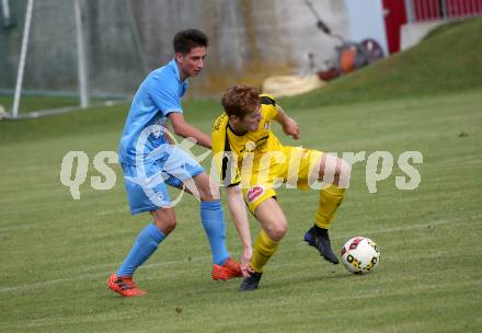 Fussball. Unterliga West. Lind gegen VSV.   David Gabriel Oswald (Lind),   Sebastian Maximilian Mauch (VSV). Lind, am 21.8.2021.
Foto: Kuess
www.qspictures.net
---
pressefotos, pressefotografie, kuess, qs, qspictures, sport, bild, bilder, bilddatenbank