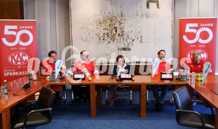 Eishockey. Bundesliga. KAC. Pressekonferenz.   Oliver Pilloni, Diethard Theuermann, Gabriele Semmelrock-Werzer, Thomas Koch, Petri Matikainen. Klagenfurt, 26.8.2021.
Foto: Kuess
www.qspictures.net
---
pressefotos, pressefotografie, kuess, qs, qspictures, sport, bild, bilder, bilddatenbank