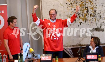 Eishockey. Bundesliga. KAC. Pressekonferenz.   Oliver Pilloni, Diethard Theuermann, Gabriele Semmelrock-Werzer. Klagenfurt, 26.8.2021.
Foto: Kuess
www.qspictures.net
---
pressefotos, pressefotografie, kuess, qs, qspictures, sport, bild, bilder, bilddatenbank
