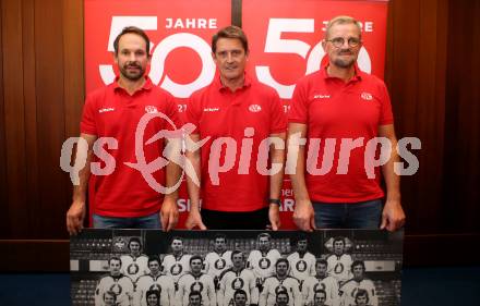 Eishockey. Bundesliga. KAC. Pressekonferenz.   Thomas Koch, Oliver Pilloni, Petri Matikainen. Klagenfurt, 26.8.2021.
Foto: Kuess
www.qspictures.net
---
pressefotos, pressefotografie, kuess, qs, qspictures, sport, bild, bilder, bilddatenbank