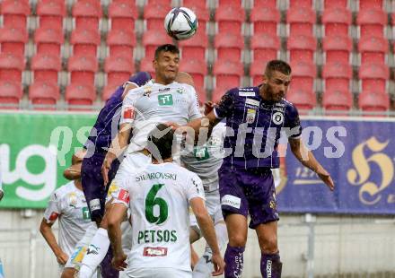 Fussball. Bundesliga. SK Austria Klagenfurt gegen WSG Tirol.  Turgay Gemicibasi (Klagenfurt), Raffael Behounek (Tirol). Klagenfurt, am 28.8.2021.
Foto: Kuess
www.qspictures.net
---
pressefotos, pressefotografie, kuess, qs, qspictures, sport, bild, bilder, bilddatenbank