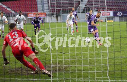 Fussball. Bundesliga. SK Austria Klagenfurt gegen WSG Tirol.  Turgay Gemicibasi (Klagenfurt), Benjamin Ozegovic (Tirol). Klagenfurt, am 28.8.2021.
Foto: Kuess
www.qspictures.net
---
pressefotos, pressefotografie, kuess, qs, qspictures, sport, bild, bilder, bilddatenbank