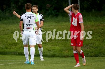 Fussball Kaerntner Liga. St. Andrae/WAC Juniors gegen Feldkirchen. Torjubel Martin Hinteregger, Sebastian Schmid (Feldkirchen). St. Andrae, am 27.8.2021.
Foto: Kuess
---
pressefotos, pressefotografie, kuess, qs, qspictures, sport, bild, bilder, bilddatenbank