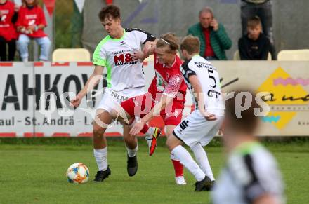 Fussball Kaerntner Liga. St. Andrae/WAC Juniors gegen Feldkirchen.  Elias Christoph Gollmann (St. Andrae),  Nikola Pavicevic  (Feldkirchen). St. Andrae, am 27.8.2021.
Foto: Kuess
---
pressefotos, pressefotografie, kuess, qs, qspictures, sport, bild, bilder, bilddatenbank