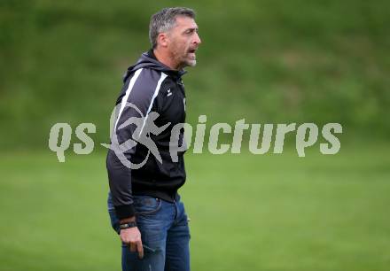 Fussball Kaerntner Liga. St. Andrae/WAC Juniors gegen Feldkirchen. Trainer   Stefan Pusterhofer  (Feldkirchen). St. Andrae, am 27.8.2021.
Foto: Kuess
---
pressefotos, pressefotografie, kuess, qs, qspictures, sport, bild, bilder, bilddatenbank