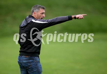 Fussball Kaerntner Liga. St. Andrae/WAC Juniors gegen Feldkirchen.  Trainer Stefan Pusterhofer  (Feldkirchen). St. Andrae, am 27.8.2021.
Foto: Kuess
---
pressefotos, pressefotografie, kuess, qs, qspictures, sport, bild, bilder, bilddatenbank