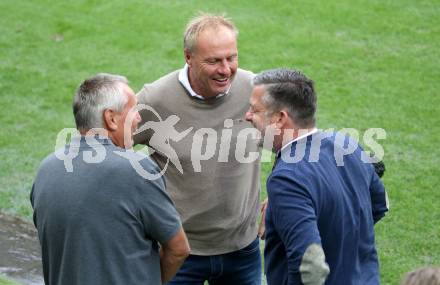 Fussball. Bundesliga. SK Austria Klagenfurt gegen WSG Tirol.  Trainer Peter Pacult,  Matthias Imhof (Klagenfurt), Trainer Silberberger, (Tirol). Klagenfurt, am 28.8.2021.
Foto: Kuess
www.qspictures.net
---
pressefotos, pressefotografie, kuess, qs, qspictures, sport, bild, bilder, bilddatenbank