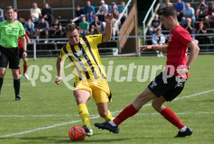 Fussball. 1. KLasse B. Maria Gail gegen Rothenthurn. Maximilian Helmuth GÃ¼nter Fleissner (Maria Gail), Mario Mihajlovic  (Rothenthurn). Maria Gail, am 29.8.2021.
Foto: Kuess
---
pressefotos, pressefotografie, kuess, qs, qspictures, sport, bild, bilder, bilddatenbank
