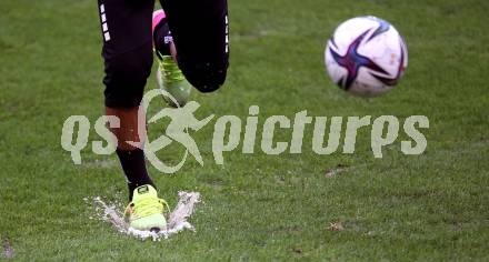 Fussball. Bundesliga. SK Austria Klagenfurt gegen WSG Tirol.  Feature. Regen. Klagenfurt, am 28.8.2021.
Foto: Kuess
www.qspictures.net
---
pressefotos, pressefotografie, kuess, qs, qspictures, sport, bild, bilder, bilddatenbank