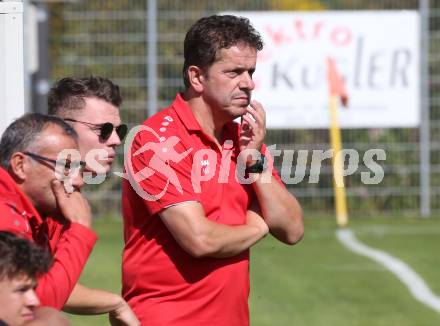 Fussball. 1. KLasse B. Maria Gail gegen Rothenthurn. Trainer Marjan Florjancic  (Rothenthurn). Maria Gail, am 29.8.2021.
Foto: Kuess
---
pressefotos, pressefotografie, kuess, qs, qspictures, sport, bild, bilder, bilddatenbank