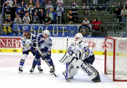Eishockey Testspiel. EC Grand Immo VSV gegen HK Nitra.  Nico Brunner, Alexander Schmidt, (VSV),  Filip Bajtek  (Nitra). Villach, am 31.8.2021.
Foto: Kuess
www.qspictures.net
---
pressefotos, pressefotografie, kuess, qs, qspictures, sport, bild, bilder, bilddatenbank