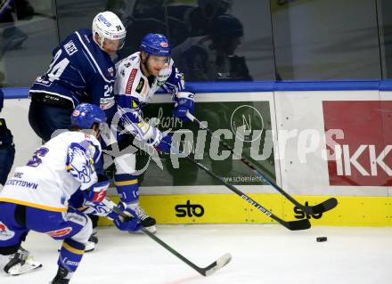 Eishockey Testspiel. EC Grand Immo VSV gegen HK Nitra. John Hughes,  (VSV), Branislav Mezei   (Nitra). Villach, am 31.8.2021.
Foto: Kuess
www.qspictures.net
---
pressefotos, pressefotografie, kuess, qs, qspictures, sport, bild, bilder, bilddatenbank