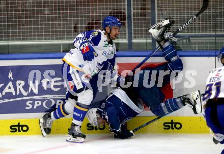 Eishockey Testspiel. EC Grand Immo VSV gegen HK Nitra. Brett Fleming,   (VSV), Adrian Holesinsky  (Nitra). Villach, am 31.8.2021.
Foto: Kuess
www.qspictures.net
---
pressefotos, pressefotografie, kuess, qs, qspictures, sport, bild, bilder, bilddatenbank