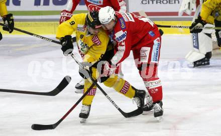 EBEL. Eishockey Bundesliga. KAC gegen	spusu Vienna Capitals. Rok Ticar,  (KAC), Matthew Neal  (Vienna Capitals). Klagenfurt, am 17.9.2021.
Foto: Kuess
www.qspictures.net

---
pressefotos, pressefotografie, kuess, qs, qspictures, sport, bild, bilder, bilddatenbank