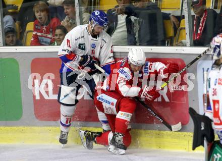 EBEL. Eishockey Bundesliga. KAC gegen	HC TIWAG Innsbruck. Manuel Geier, (KAC),  Daniel Jakubitzka  (Innsbruck). Klagenfurt, am 18.9.2021.
Foto: Kuess
www.qspictures.net

---
pressefotos, pressefotografie, kuess, qs, qspictures, sport, bild, bilder, bilddatenbank
