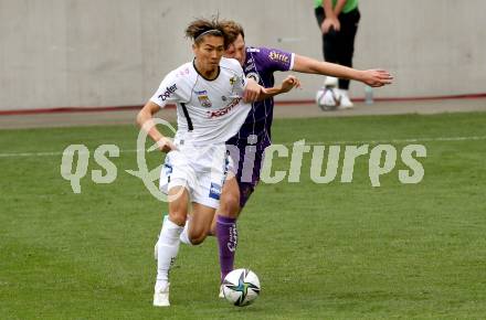 Fussball. Bundesliga. SK Austria Klagenfurt gegen  LASK.  Herbert Paul,  (Klagenfurt), Keito Nakamura (LASK). Klagenfurt, am 19.9.2021.
Foto: Kuess
www.qspictures.net
---
pressefotos, pressefotografie, kuess, qs, qspictures, sport, bild, bilder, bilddatenbank