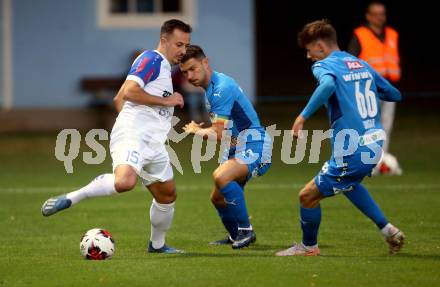 Fussball OEFB Cup. Treibach gegen FAC Wien.   Vahid Muharemovic, (Treibach), Mirnes Becirovic,  David Ungar  (FAC). Treibach, am 21.9.2021.
Foto: Kuess
---
pressefotos, pressefotografie, kuess, qs, qspictures, sport, bild, bilder, bilddatenbank
