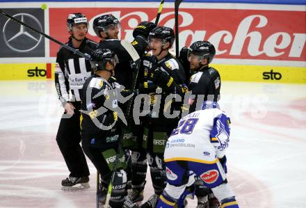 EBEL. Eishockey Bundesliga. VSV gegen HC Pustertal Woelfe. Torjubel Reece Kenneth Willcox, Shane Robert Hanna, Simon Berger, Alex Zeccetto   (Pustertal). Villach, am 24.9.2021.
Foto: Kuess
www.qspictures.net
---
pressefotos, pressefotografie, kuess, qs, qspictures, sport, bild, bilder, bilddatenbank