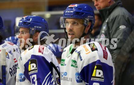 EBEL. Eishockey Bundesliga. VSV gegen HC Pustertal Woelfe. Chris Collins, Rick Schofield  (VSV). Villach, am 24.9.2021.
Foto: Kuess
www.qspictures.net
---
pressefotos, pressefotografie, kuess, qs, qspictures, sport, bild, bilder, bilddatenbank