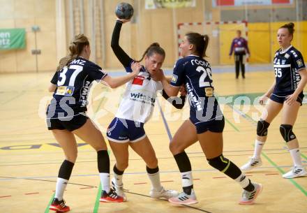 Handball. Bundesliga. Frauen.  	SC witasek Ferlach/Feldkirchen gegen roomz JAGS WV.  Senitza Luisa Marina  (Ferlach),  Gander Kim,  Novak Sophie (roomz JAGS WV). Ferlach, 25.9.2021.
Foto: Kuess
---
pressefotos, pressefotografie, kuess, qs, qspictures, sport, bild, bilder, bilddatenbank