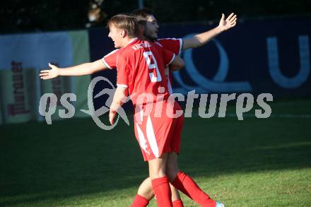 Fussball. Kaerntner Liga. KAC 1909 gegen Feldkirchen SV.  Torjubel Danijel Jovic, Martin Hinteregger (KAC). Klagenfurt, am 25.9.2021.
Foto: Kuess
www.qspictures.net
---
pressefotos, pressefotografie, kuess, qs, qspictures, sport, bild, bilder, bilddatenbank