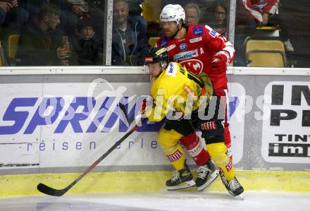 EBEL. Eishockey Bundesliga. KAC gegen	spusu Vienna Capitals. Thomas Hundertpfund,  (KAC), Patrick Antal  (Vienna Capitals). Klagenfurt, am 1.10.2021.
Foto: Kuess
www.qspictures.net

---
pressefotos, pressefotografie, kuess, qs, qspictures, sport, bild, bilder, bilddatenbank