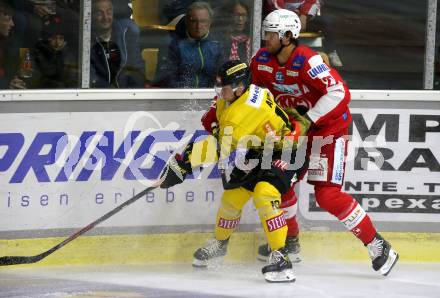 EBEL. Eishockey Bundesliga. KAC gegen	spusu Vienna Capitals. Thomas Hundertpfund,  (KAC),  Patrick Antal (Vienna Capitals). Klagenfurt, am 1.10.2021.
Foto: Kuess
www.qspictures.net

---
pressefotos, pressefotografie, kuess, qs, qspictures, sport, bild, bilder, bilddatenbank