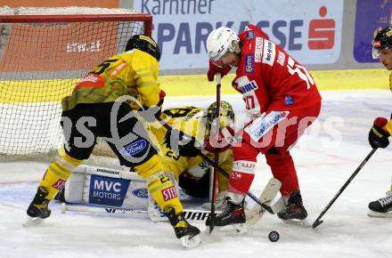 EBEL. Eishockey Bundesliga. KAC gegen	spusu Vienna Capitals.  Manuel Ganahl, (KAC),  Anton Karlsson, Bernhard Starkbaum  (Vienna Capitals). Klagenfurt, am 1.10.2021.
Foto: Kuess
www.qspictures.net

---
pressefotos, pressefotografie, kuess, qs, qspictures, sport, bild, bilder, bilddatenbank