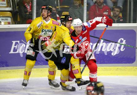 EBEL. Eishockey Bundesliga. KAC gegen	spusu Vienna Capitals. Nicholas Eric Petersen, (KAC),  Anton Karlsson, Armin Preiser  (Vienna Capitals). Klagenfurt, am 1.10.2021.
Foto: Kuess
www.qspictures.net

---
pressefotos, pressefotografie, kuess, qs, qspictures, sport, bild, bilder, bilddatenbank